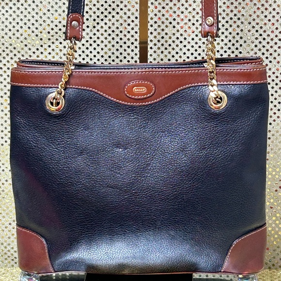 Bally Vintage Black and Brown Pebbled Leather Shoulder Bag Approx. 11 x 9.5 x 3 - Picture 1 of 17